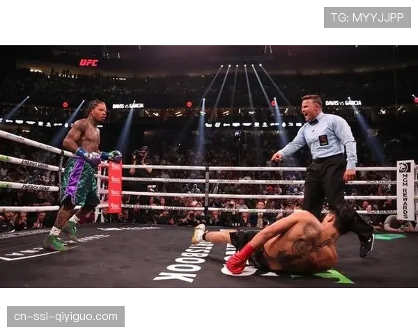 戴维斯与哈尼在拉斯维加斯完成称重，周日对决点燃轻量级